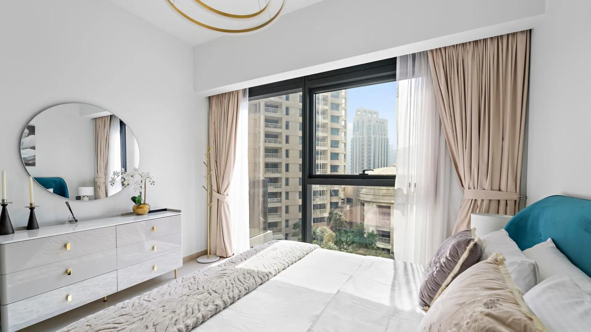 1Br Act I Act II T2, Downtown Dubai Apartment